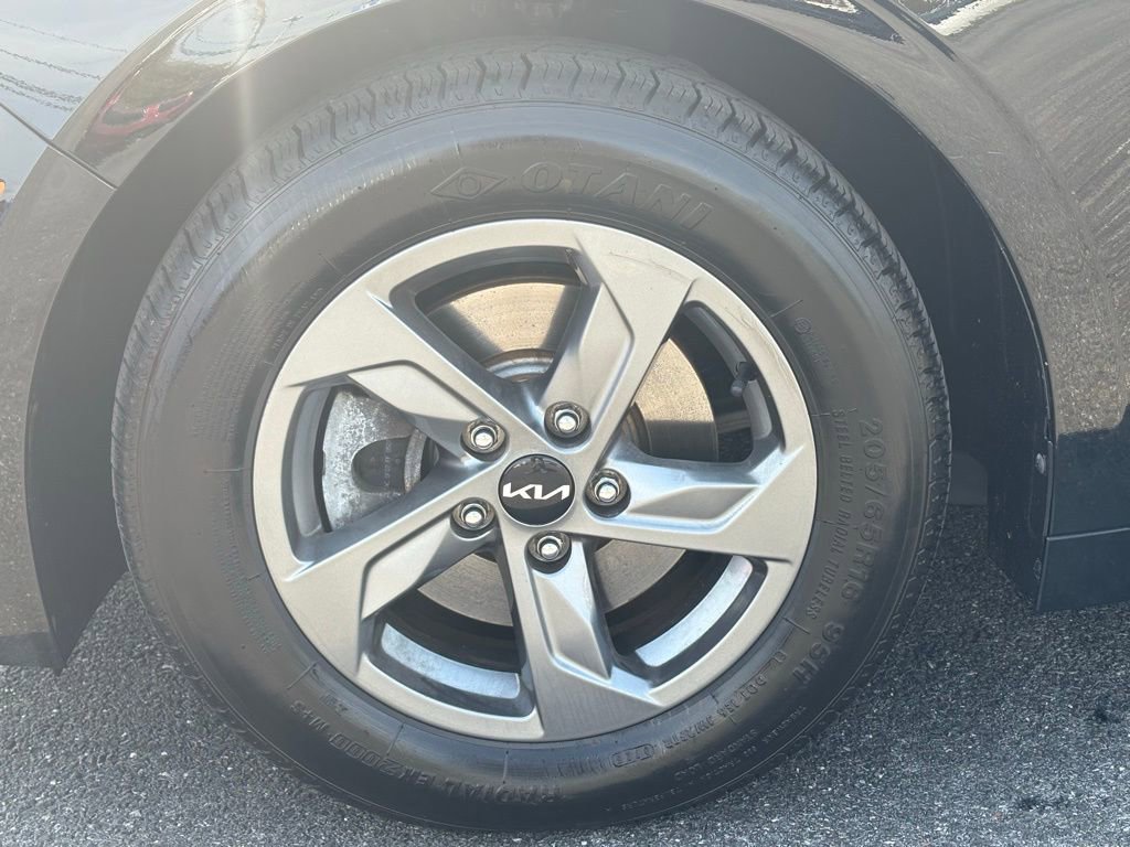 Used 2023 Kia K5 LXS image 6