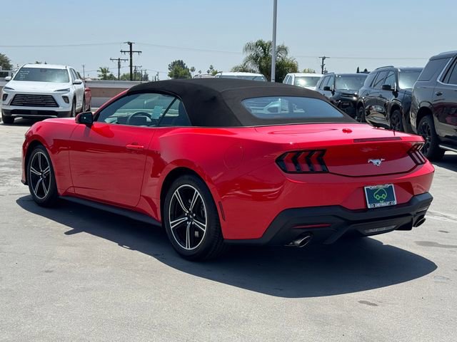 Used 2025 Ford Mustang Convertible RWD image 2