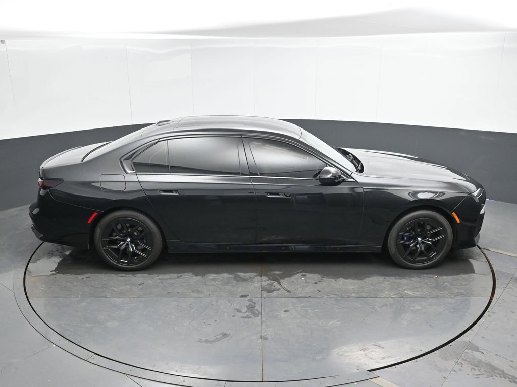 Used 2023 BMW 760i xDrive w/ Executive Package AWD/4WD image 39