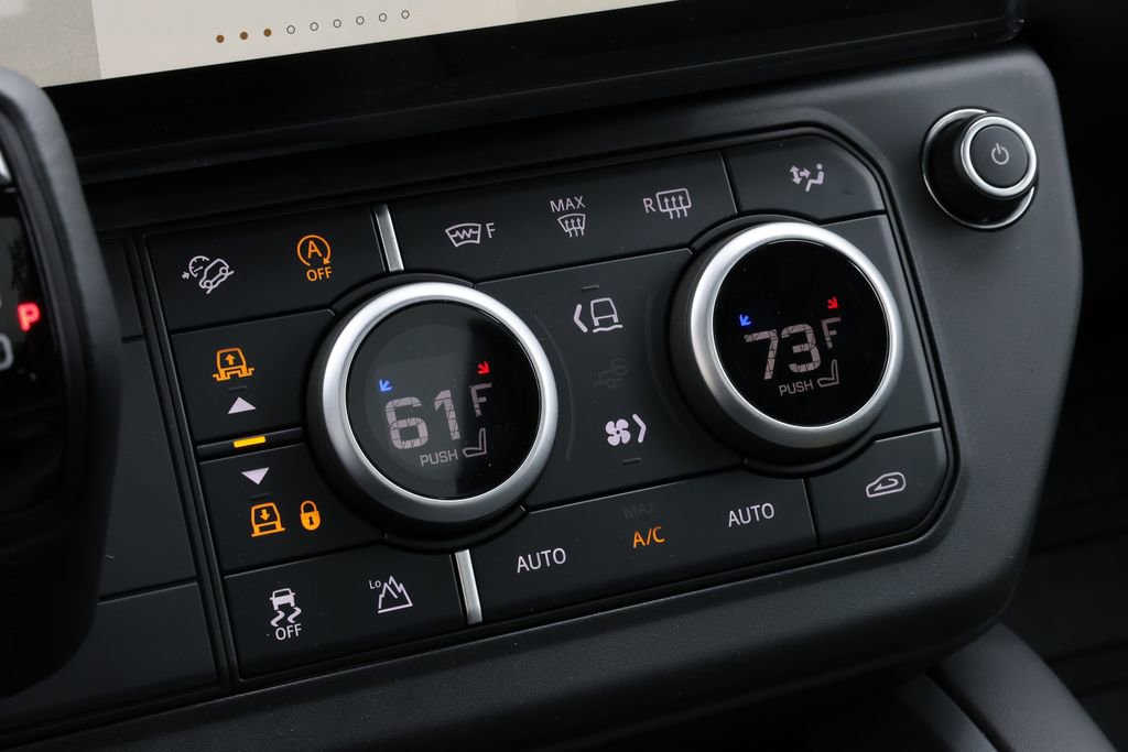 New 2026 Land Rover Defender 110 X-Dynamic SE AWD/4WD image 25