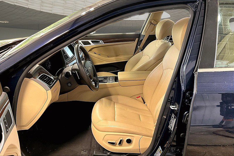Used 2020 Genesis G80 3.8 RWD image 21
