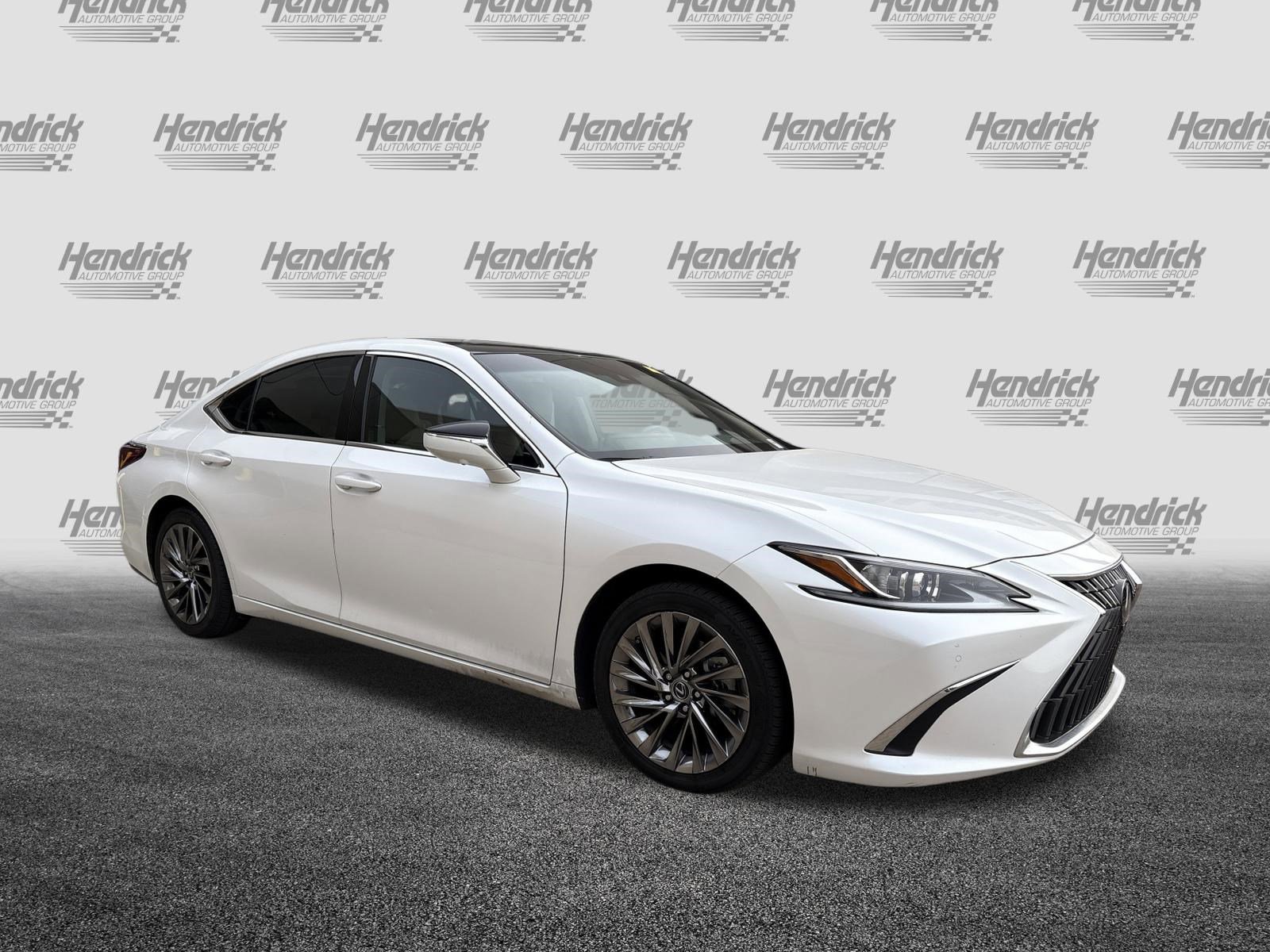Used 2024 Lexus ES 350 350 Luxury w/ Accessory Package (Z1) image 2