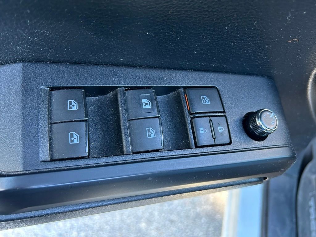 Used 2016 Toyota Tacoma SR image 16