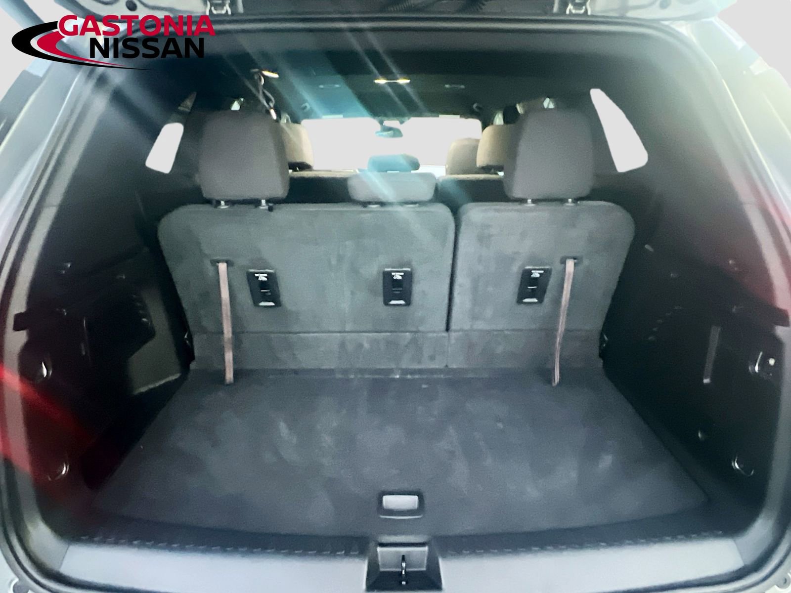 Used 2025 GMC Acadia Elevation image 36