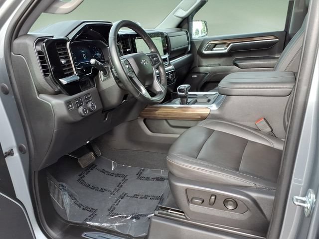 Used 2023 Chevrolet Silverado 1500 LT Trail Boss w/ LT Trail Boss Premium Package AWD/4WD image 11