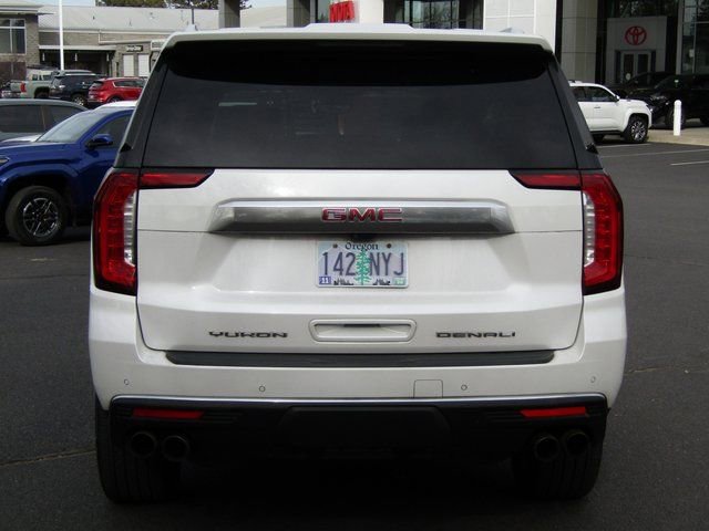 Used 2021 GMC Yukon Denali w/ Denali Premium Package AWD/4WD image 4