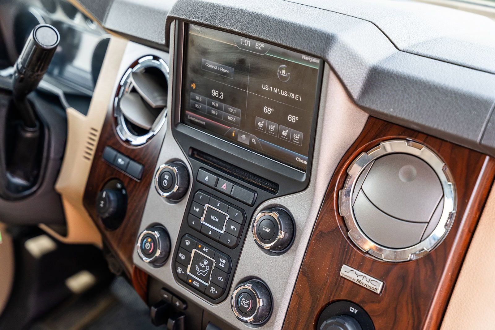 Used 2014 Ford F250 Lariat w/ Lariat Ultimate Package image 23