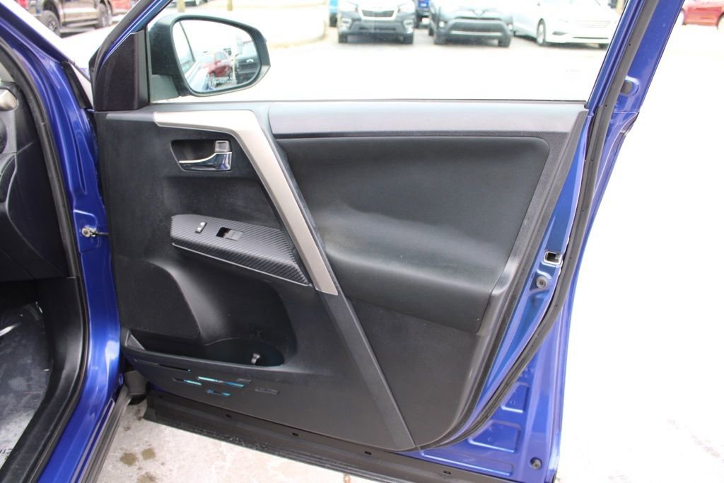 Used 2015 Toyota RAV4 XLE image 21