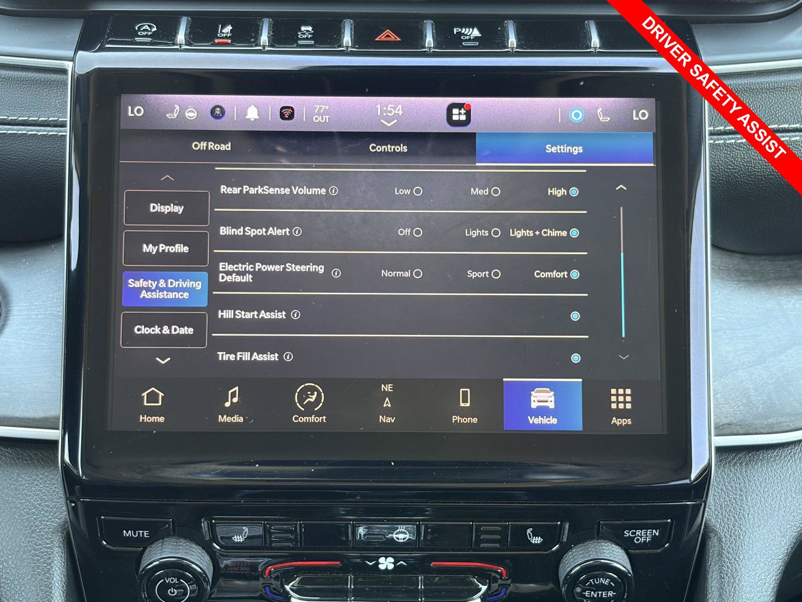 Used 2023 Jeep Grand Cherokee L Limited w/ Black Appearance Package AWD/4WD image 11