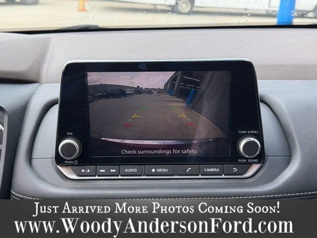 Used 2023 Nissan Rogue SV FWD image 12