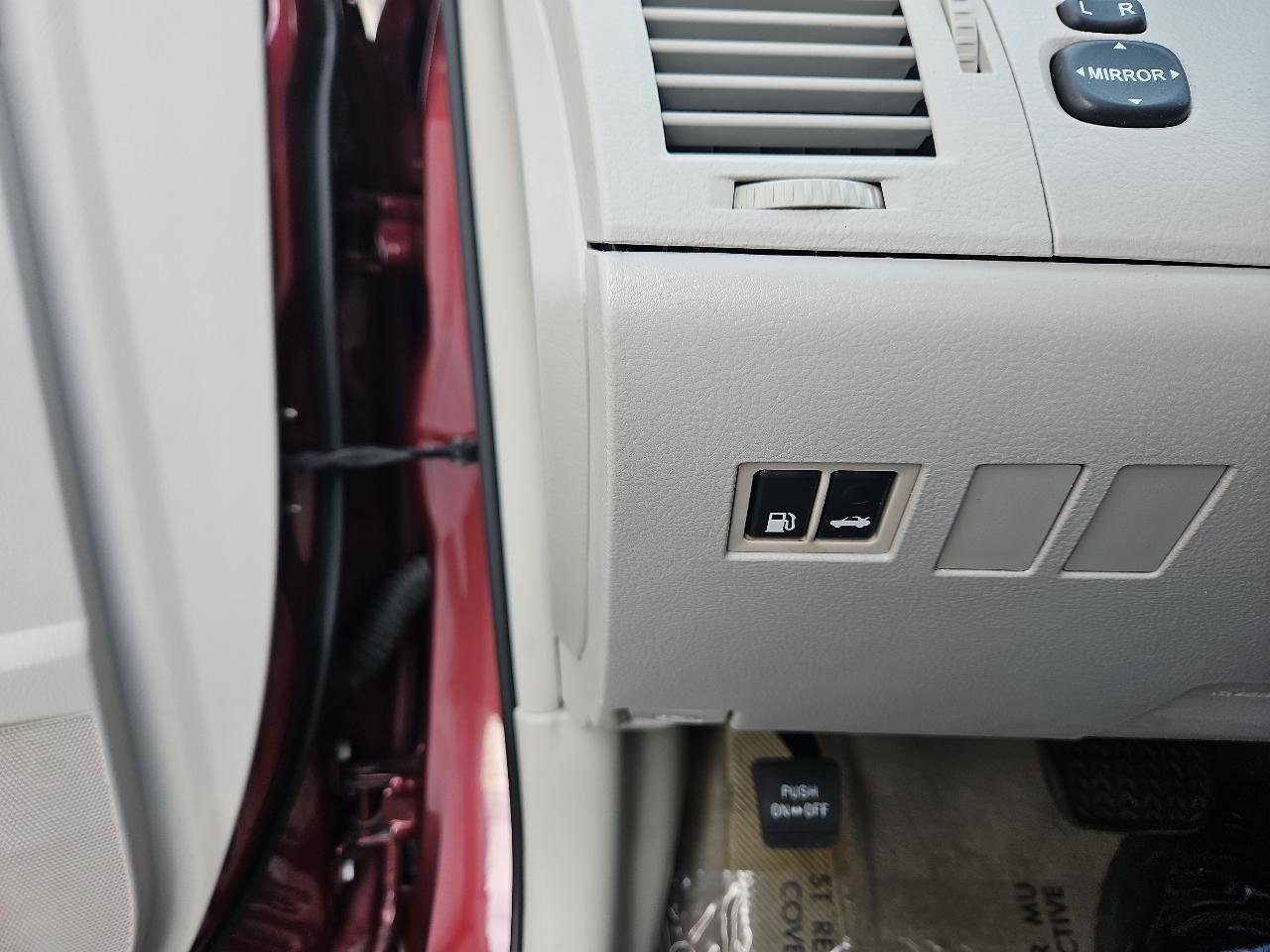 Used 2006 Toyota Avalon XLS image 28