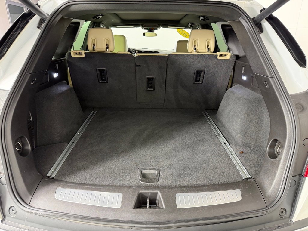 Used 2019 Cadillac XT5 Premium Luxury w/ LPO, Radiant Package image 22