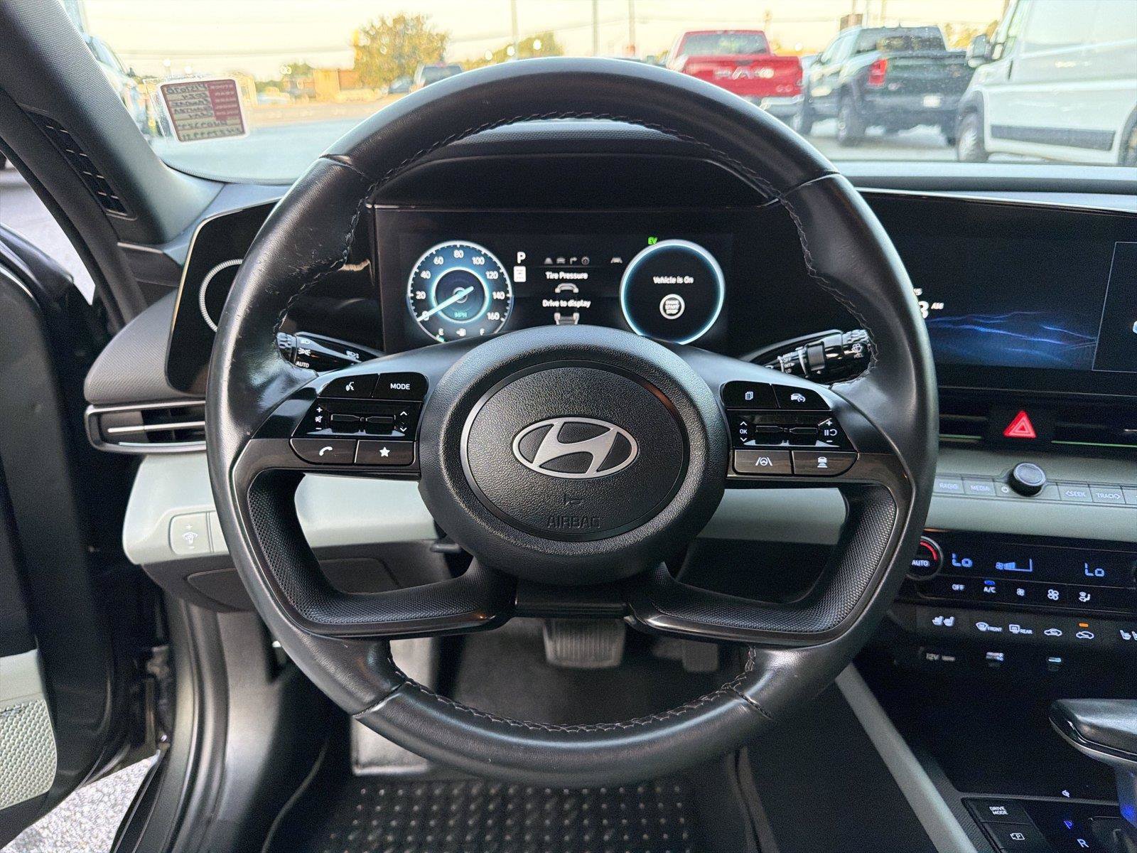 Used 2024 Hyundai Elantra Limited FWD image 23