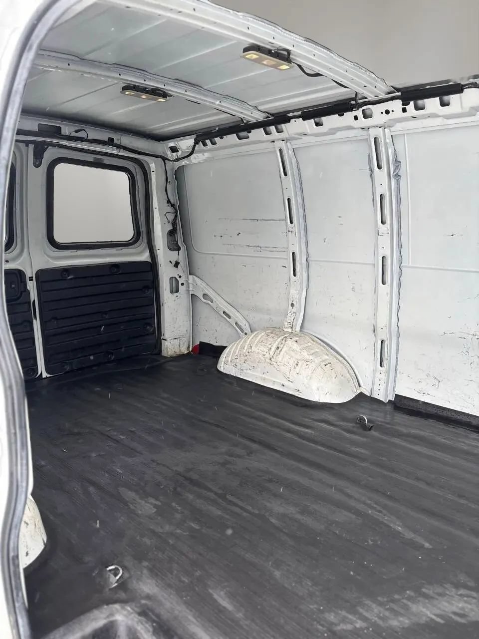 Used 2021 Chevrolet Express 2500 w/ Driver Convenience Package RWD image 11