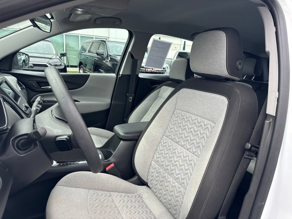 Used 2022 Chevrolet Equinox LS AWD/4WD image 12