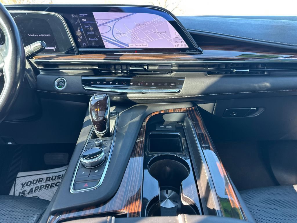 Used 2023 Cadillac Escalade ESV Premium Luxury image 17