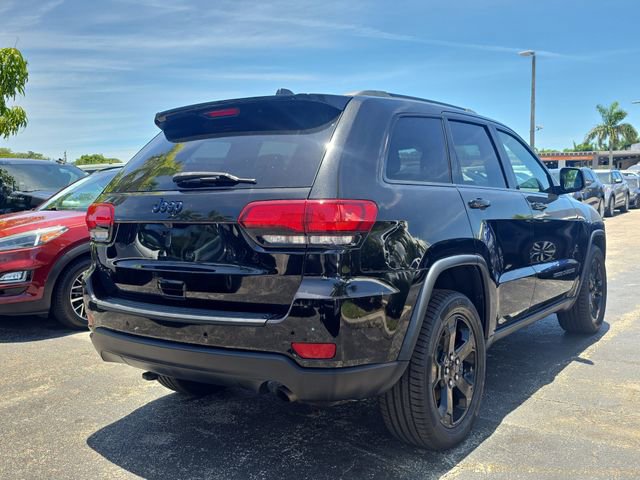 Used 2018 Jeep Grand Cherokee Laredo AWD/4WD image 3
