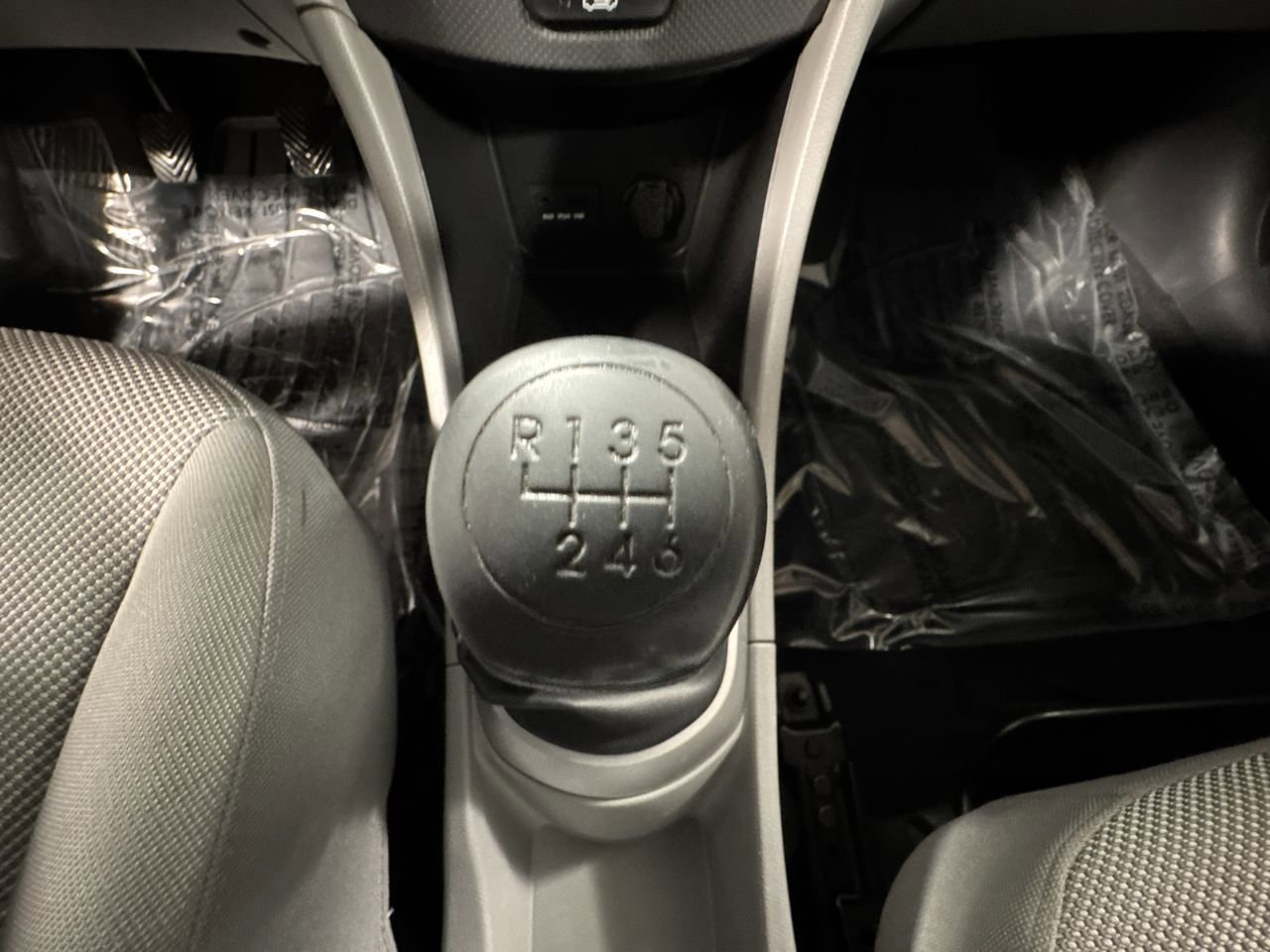 Used 2012 Hyundai Accent GLS w/ Comfort Pkg 2 FWD image 25