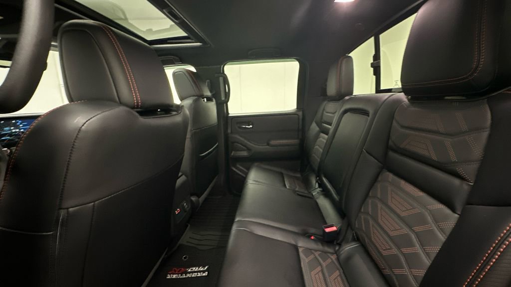 Used 2025 Nissan Frontier PRO-4X w/ Pro Premium Package image 10