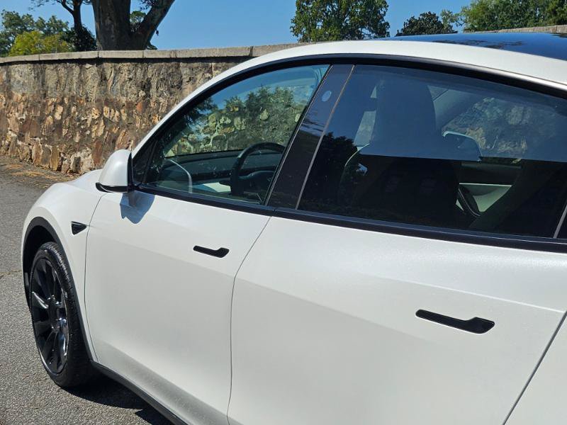 Used 2022 Tesla Model Y Long Range AWD/4WD image 24
