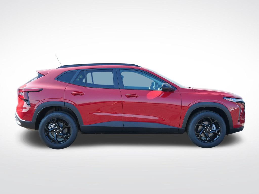 New 2026 Chevrolet Trax LT w/ Driver Confidence Package FWD image 2