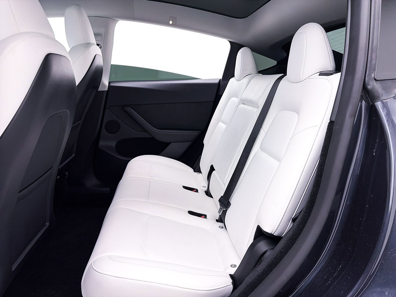 Used 2024 Tesla Model Y Performance image 31