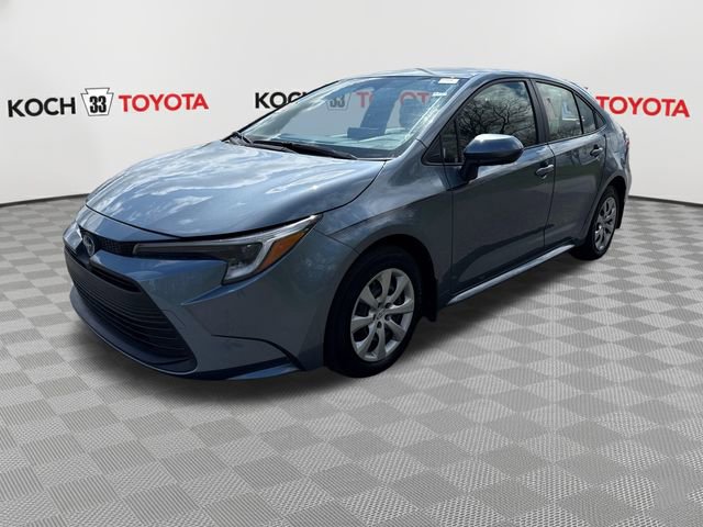 Used 2025 Toyota Corolla LE image 3