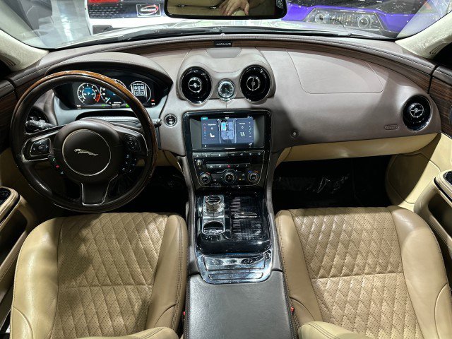 Used 2017 Jaguar XJ L Portfolio RWD image 54