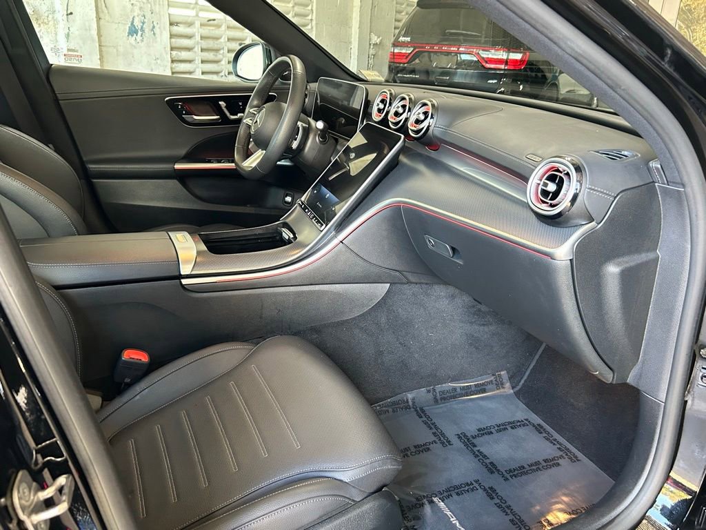 Used 2025 Mercedes-Benz C 300 4MATIC Sedan image 33