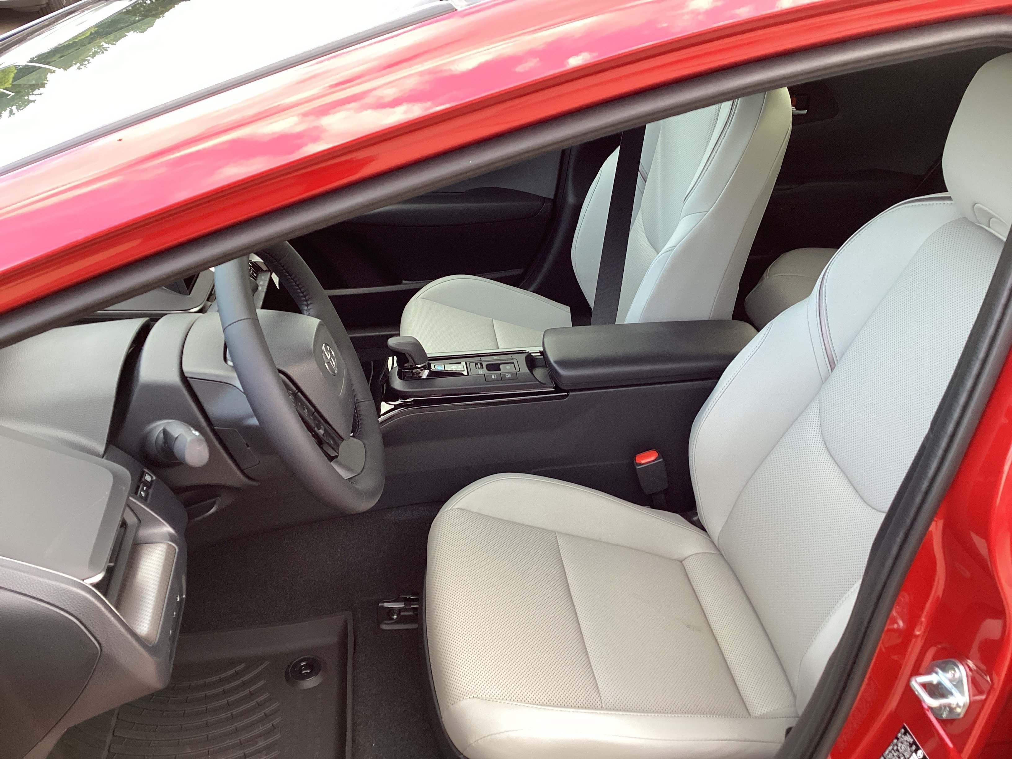 New 2027 Toyota Prius FWD image 5