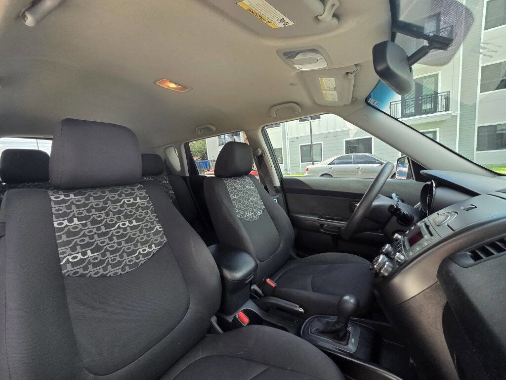 Used 2011 Kia Soul + w/ Audio Pkg FWD image 42