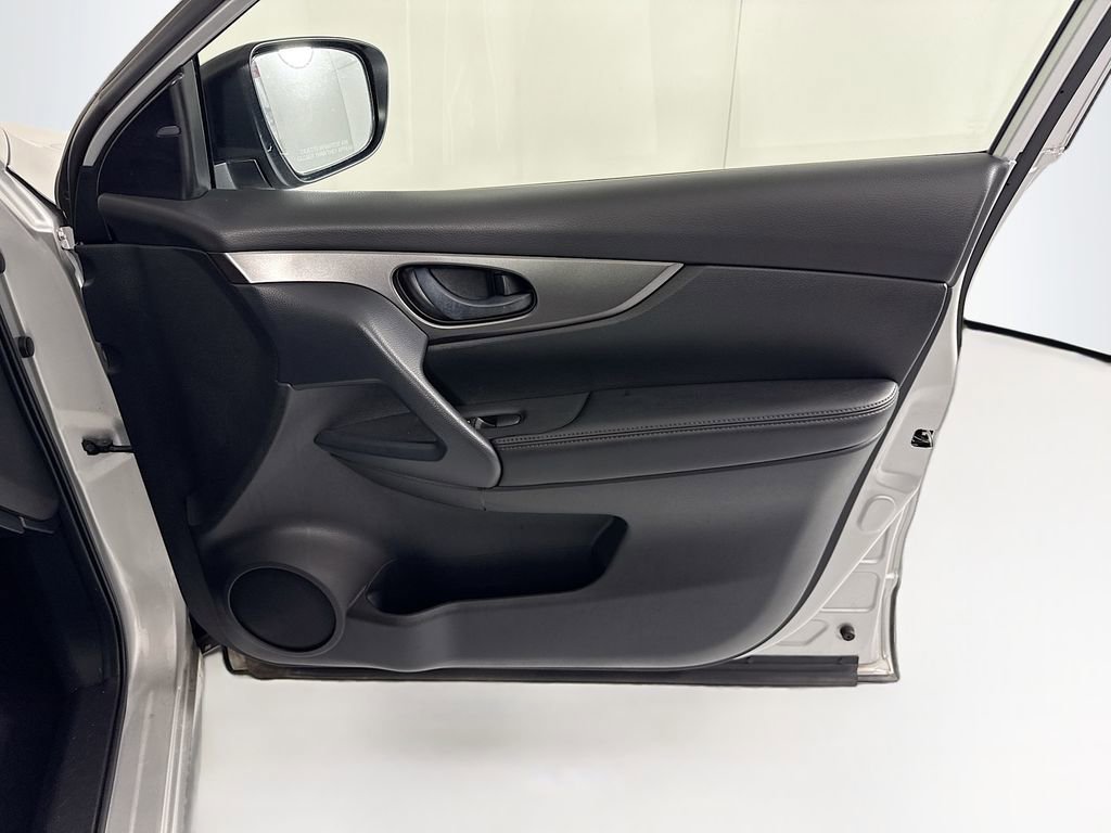 Used 2021 Nissan Rogue Sport S AWD/4WD image 25