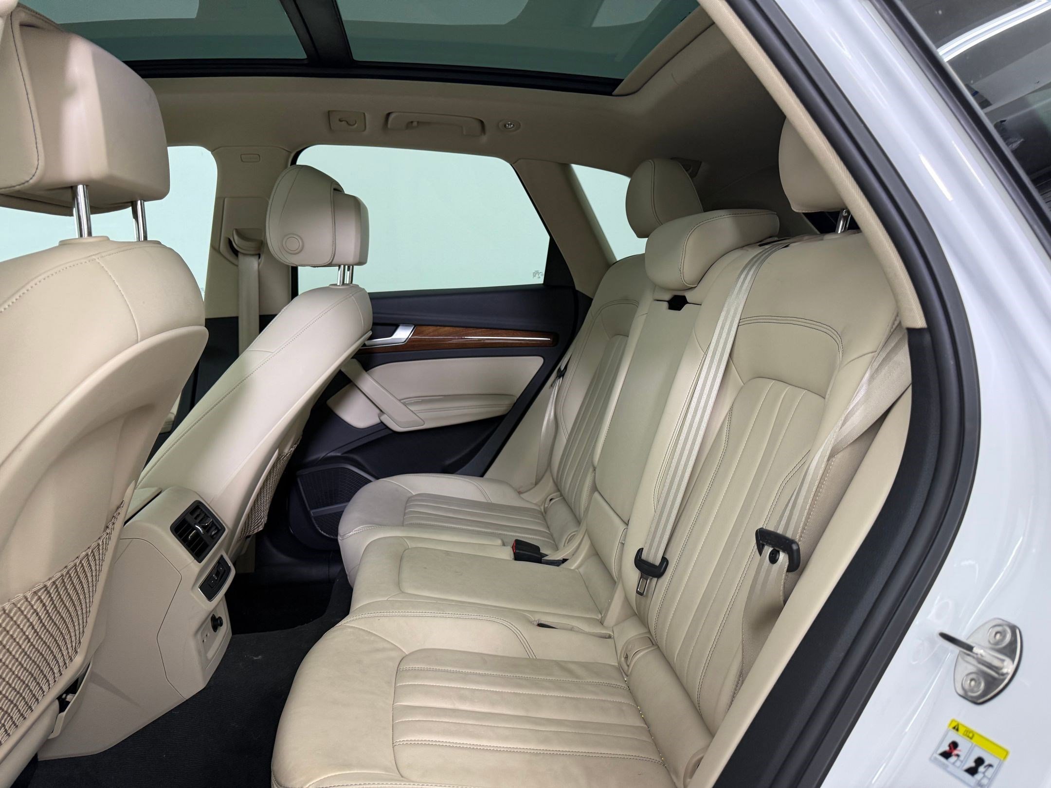 Used 2022 Audi Q5 2.0T Premium Plus w/ Premium Plus Package image 16