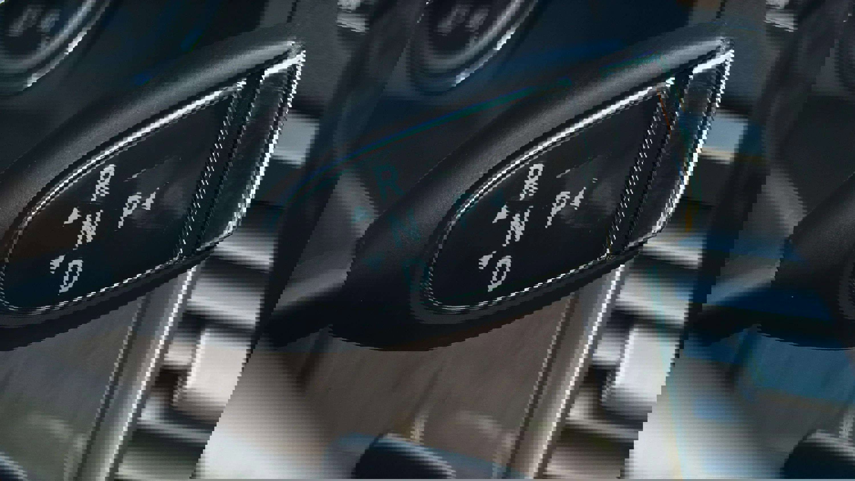 Used 2013 Mercedes-Benz E 350 Sedan image 32