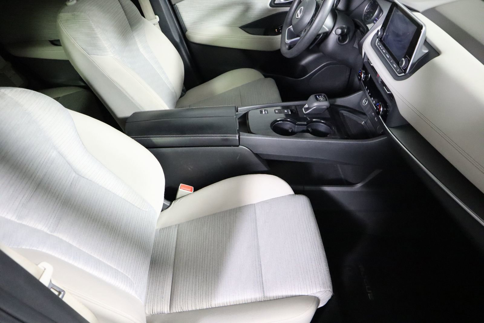 Used 2023 Nissan Rogue SV FWD image 42