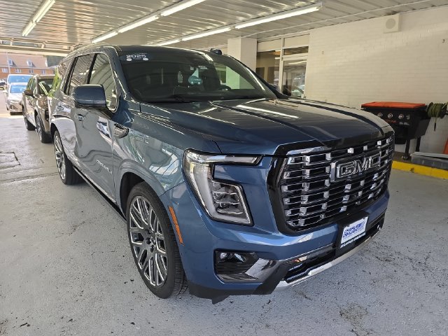 Certified 2025 GMC Yukon Denali Ultimate AWD/4WD image 7