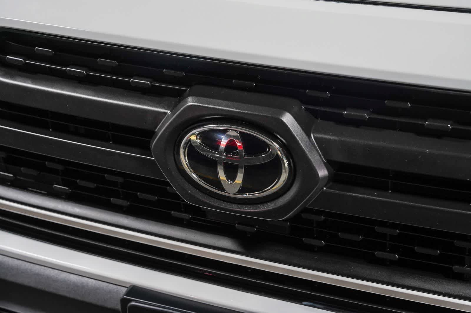 Certified 2024 Toyota RAV4 Adventure AWD/4WD image 9