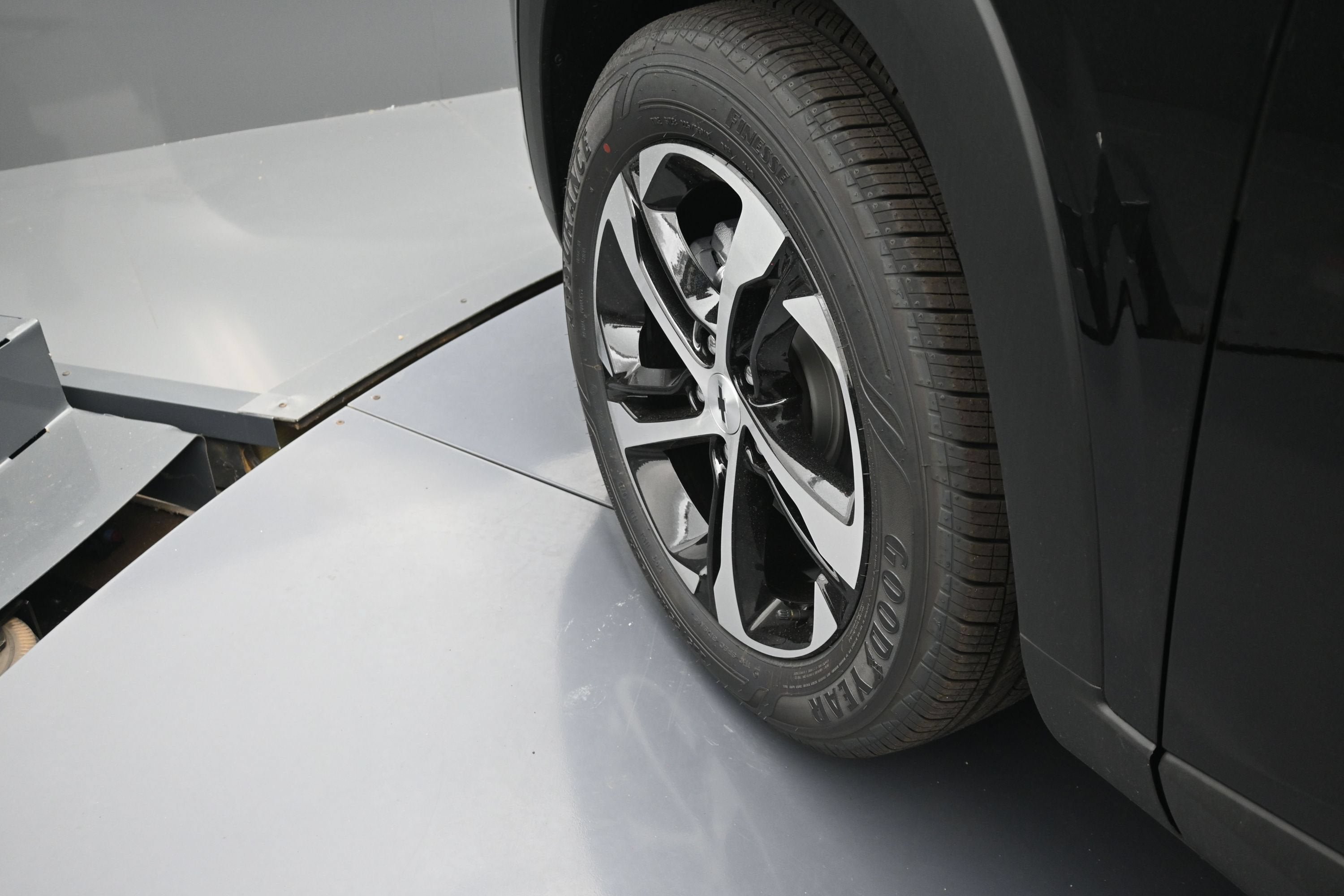 Used 2026 Chevrolet Trax RS w/ Sunroof Package FWD image 28