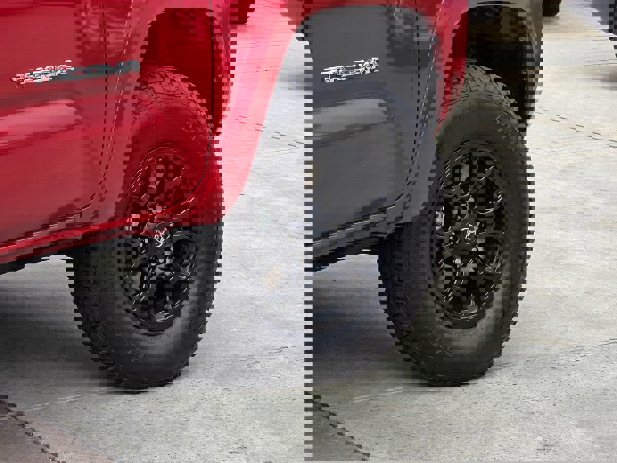 Used 2020 Toyota Tacoma SR5 image 16