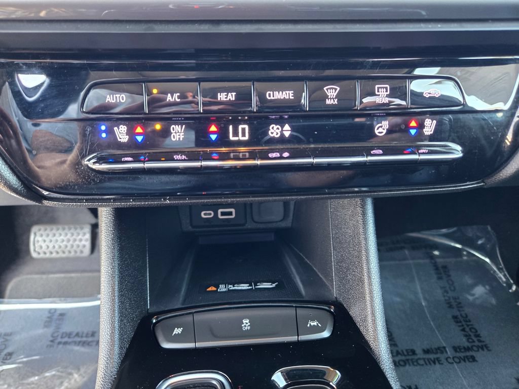 Certified 2022 Chevrolet Bolt EUV Premier w/ Sun & Sound Package FWD image 15