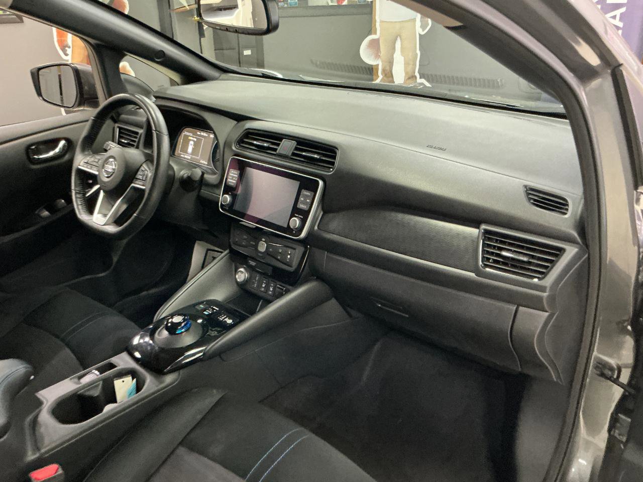 Used 2020 Nissan Leaf SV w/ SV Technology Package image 29