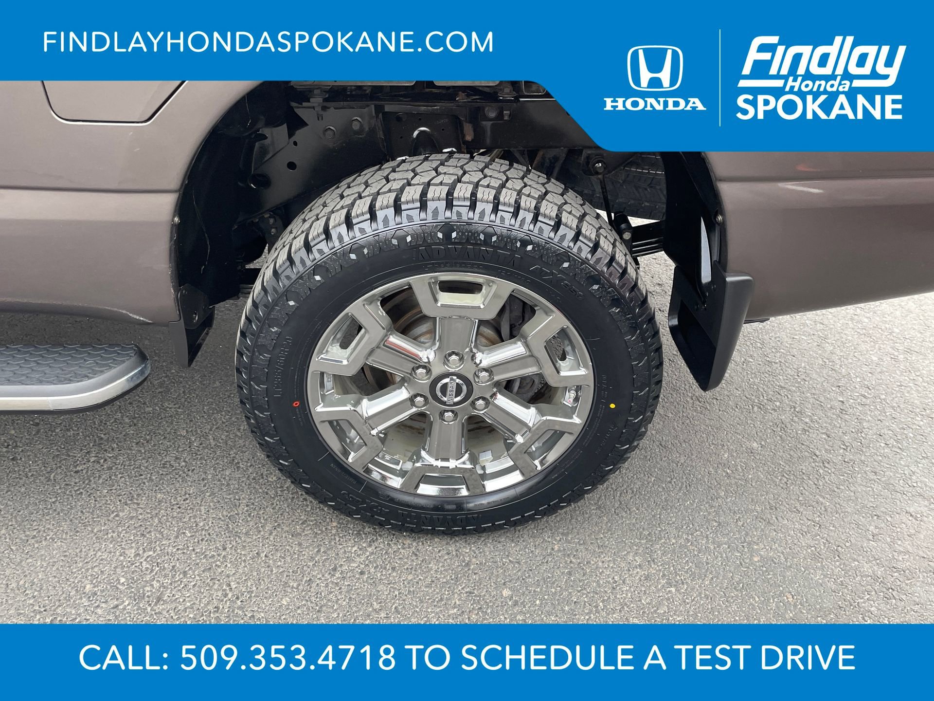 Used 2018 Nissan Titan SL w/ Chrome Package image 4