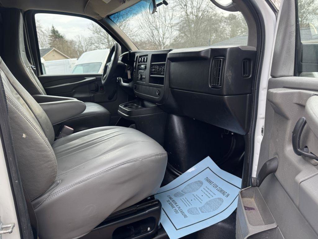 Used 2011 Chevrolet Express 2500 image 10