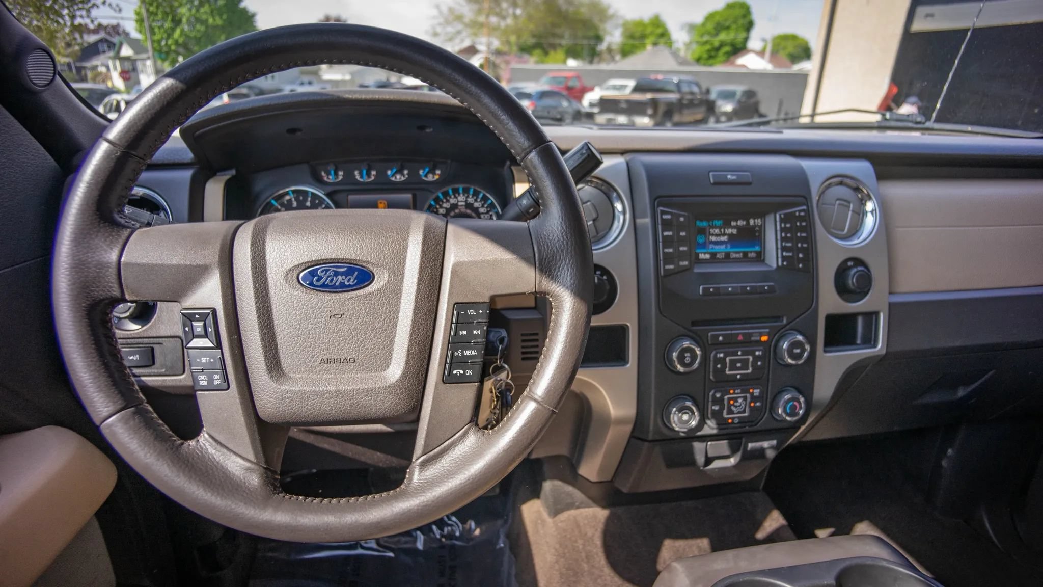 Used 2014 Ford F150 XLT w/ XLT Convenience Package AWD/4WD image 7