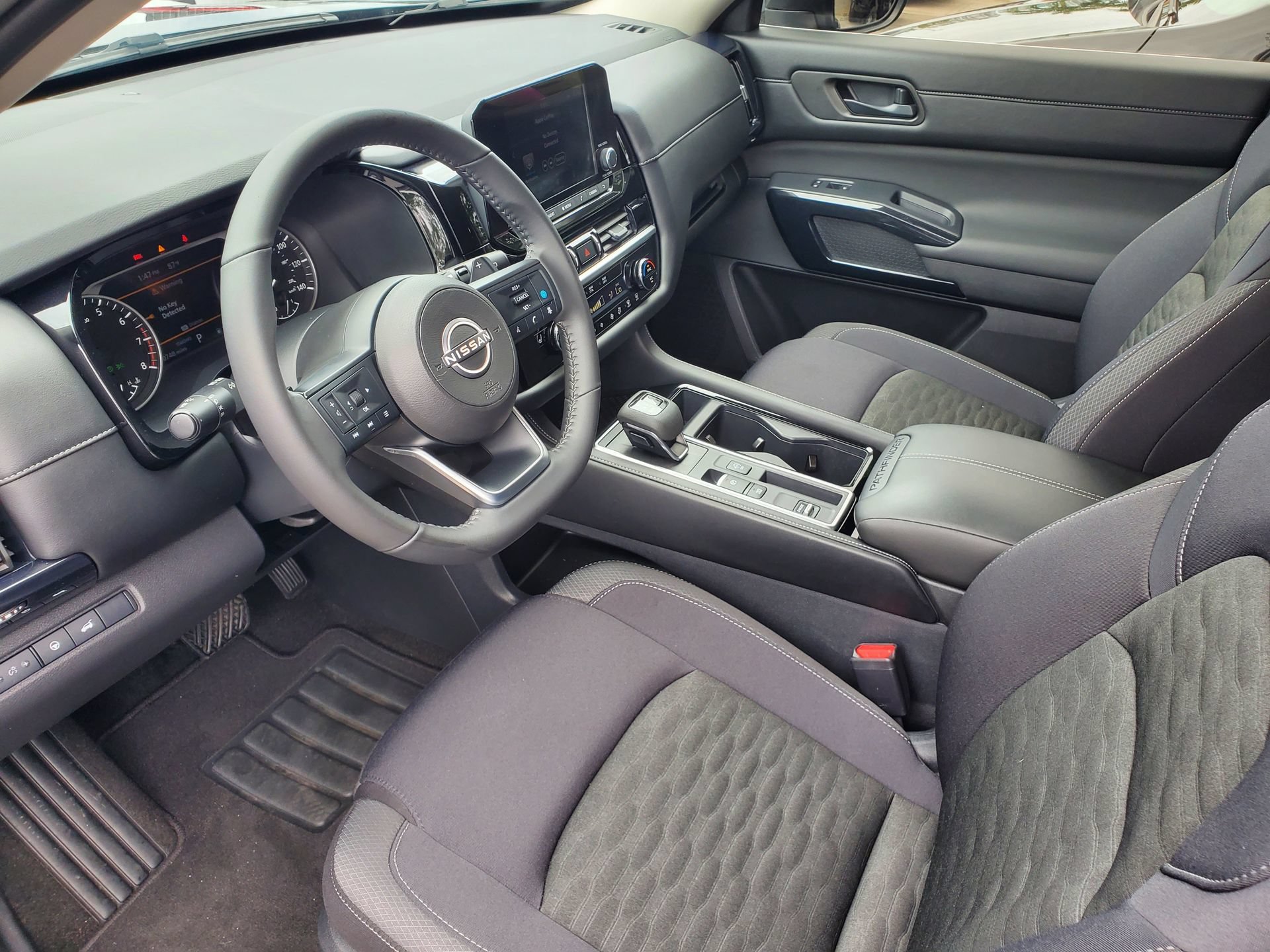 Used 2025 Nissan Pathfinder SV FWD image 20