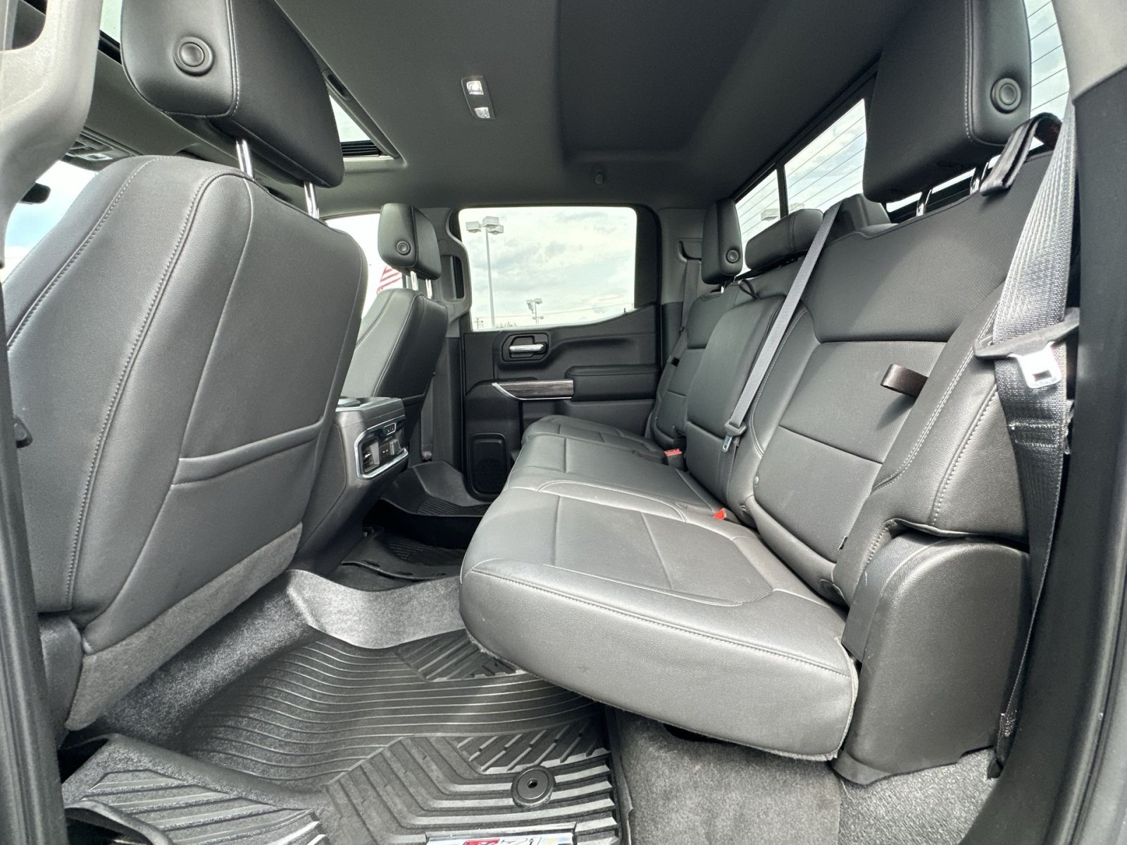 Used 2021 Chevrolet Silverado 1500 LTZ w/ LTZ Premium Package AWD/4WD image 33