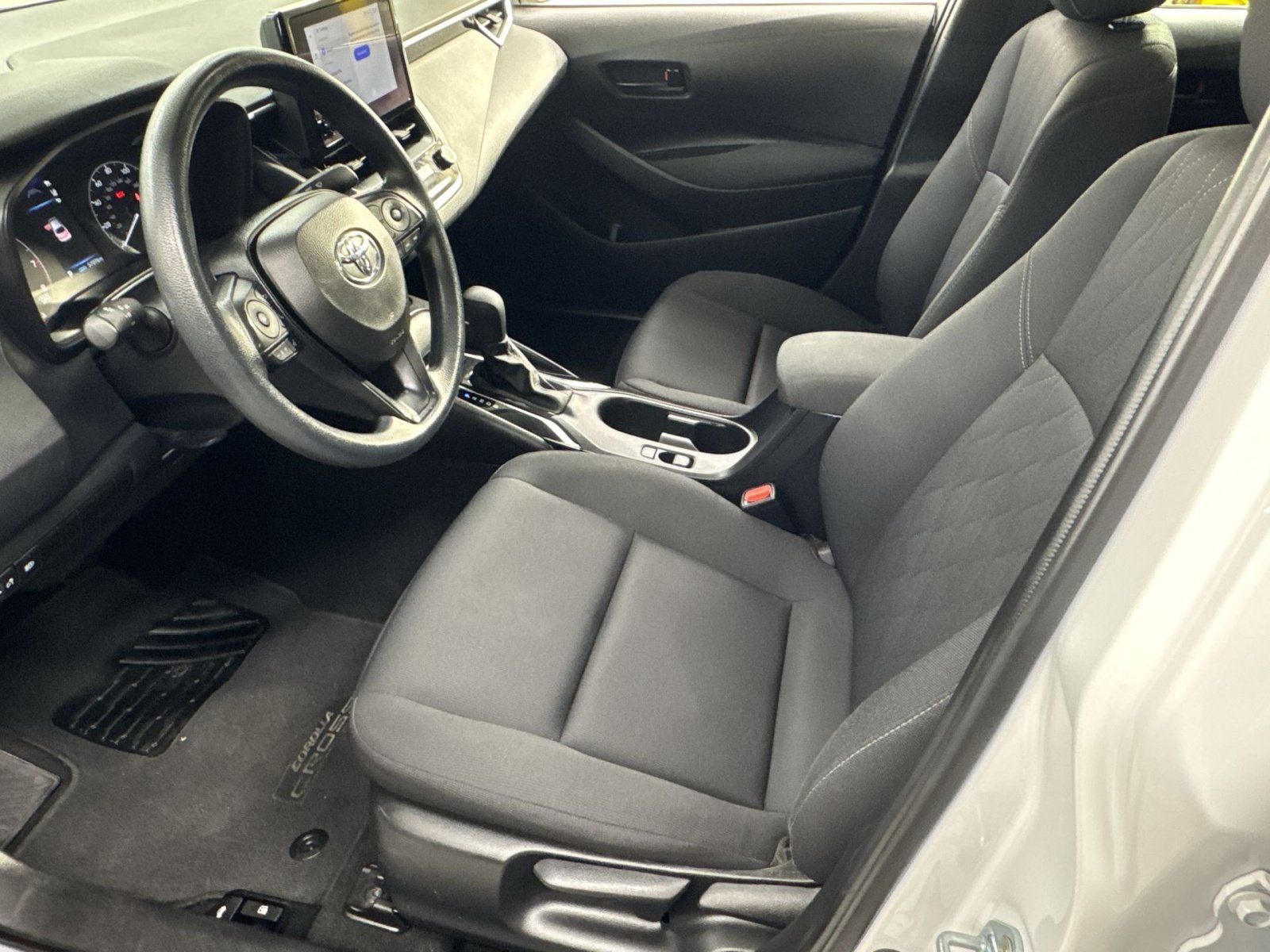 Used 2024 Toyota Corolla LE FWD image 16