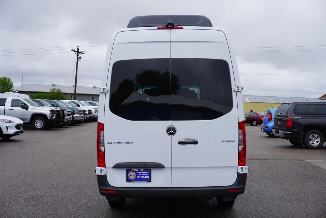 Used 2025 Mercedes-Benz Sprinter 2500 image 4