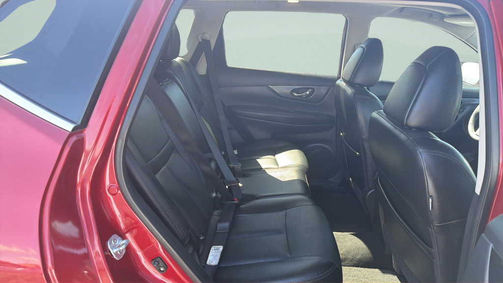 Used 2016 Nissan Rogue SL w/ SL Premium Package AWD/4WD image 29