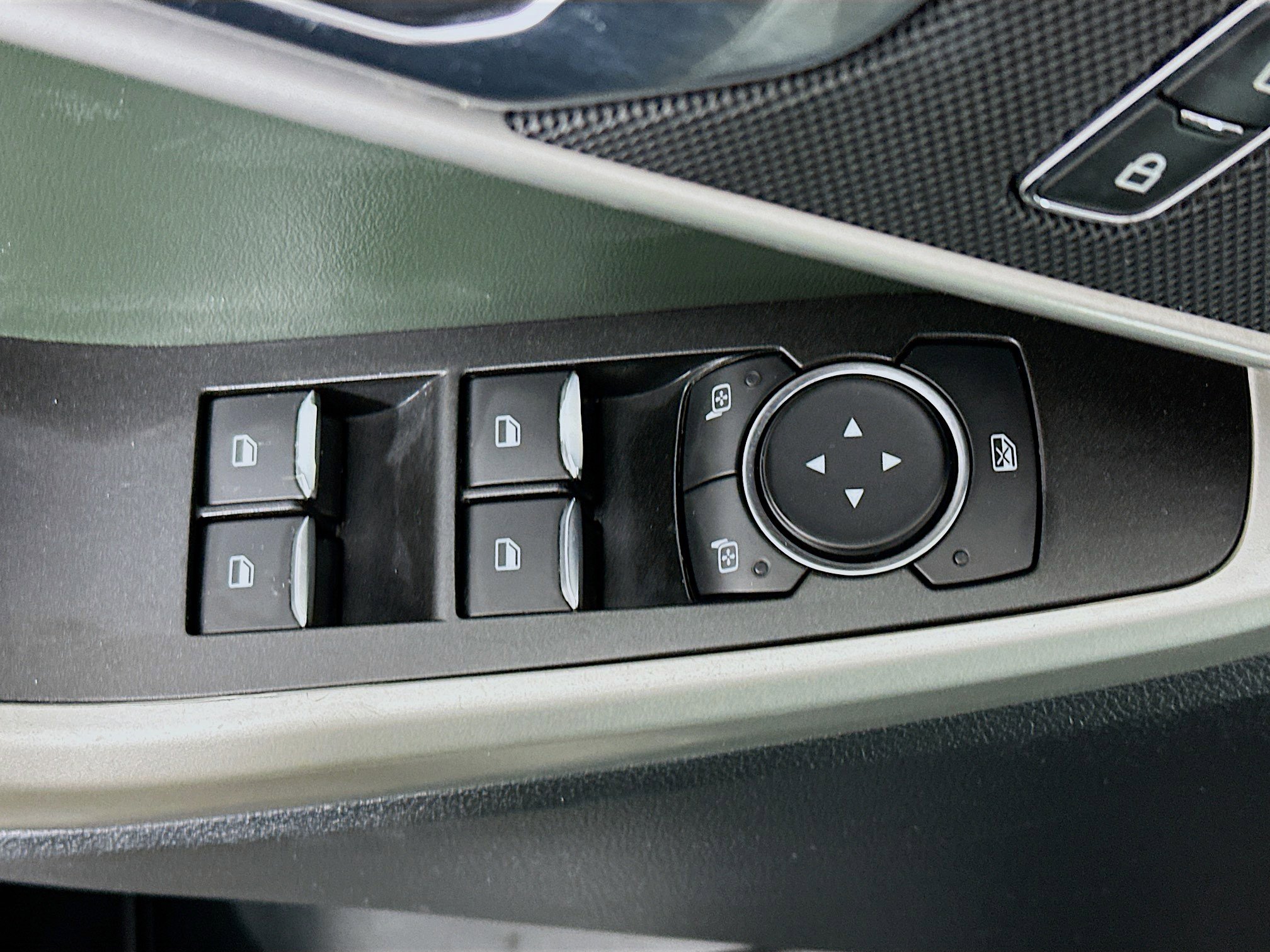 Used 2022 Ford Explorer Timberline image 15